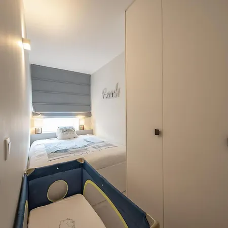 By The With Stunning Sea View Lejlighed