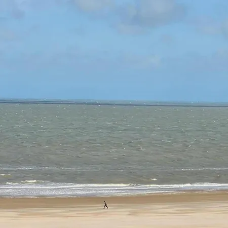 アパート By The With Stunning Sea View クノック・ヘイスト