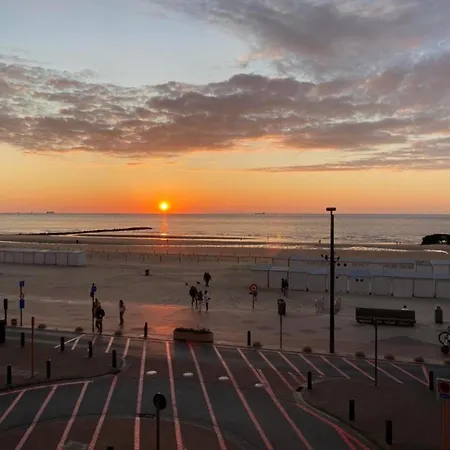 By The With Stunning Sea View アパート